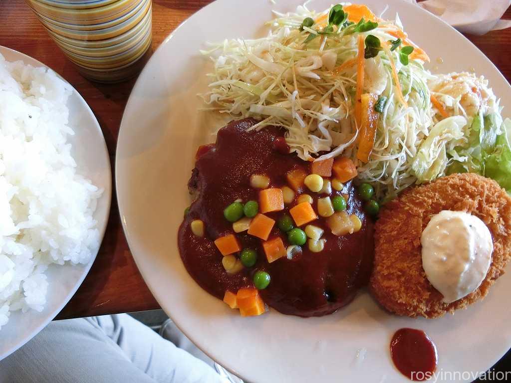 コーヒーハウスビレッジ　ハンバーグランチ.